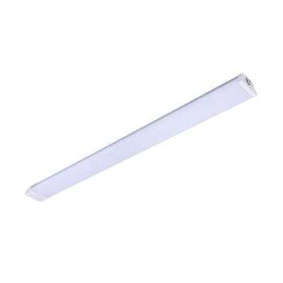 Instalação de iluminação de garagem 4FT LED à prova d'água para estacionamento e armazém de distribuição
